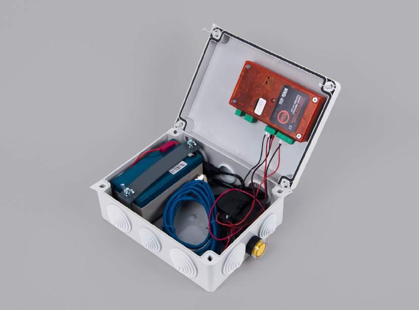 COMPONENT BOX KIT FOR LIFTS WITH COMPACT EMERGENCY TELEPHONE MMk-996 Box that includes kit for emergency situations and compact emergency tele-phone.