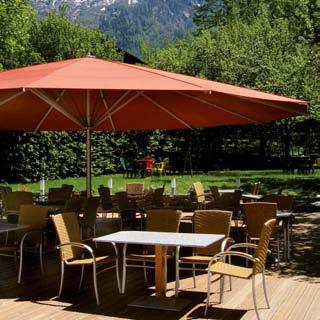 With their exclusive design, the large sunshades from Schenker Storen ensure an exclusive ambience. PALMO large sunshade The PALMO large sunshade is always an eye-catcher.