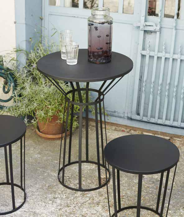 HOLLO AMANDINE CHHOR & AÏSSA LOGEROT STOOL & TABLES Coated steel, grained epoxy paint TABLE FOR TWO Ø : 50 cm ; H : 72 cm W : 7 kg COFFEE TABLE Ø : 70 cm ; H : 33 cm W : 12 kg Colours : Blue /