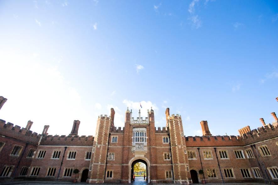 For information on how to get to Hampton Court Palace, please look on our website: www.hrp.org.uk/hamptoncourtpalace or for help in planning your journey, visit www.tfl.gov.