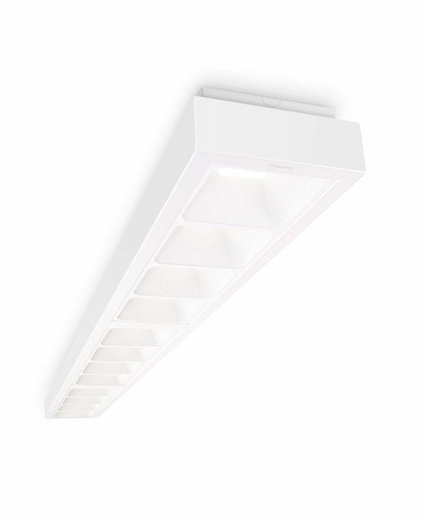 PowerBalance surface-mounted luminaires are easy to install on ceilings thanks to their intuitive mounting system. PowerBalance is also available in a recessed version.