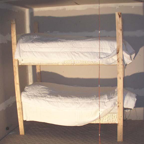 Figure 4-18 Bunk Bed 1.07 m 0.99 m 0.2 m 2.06 m 1.73 m 1.32 m 0.