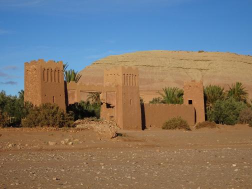 Dadès (Boumalne), the stretch between Mgoun to Klaat M gouna, the palm groves of the Tinghir Valley and Skoura, the dunes of Merzouga, ect.