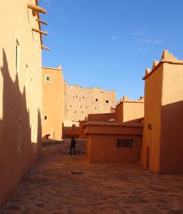 2-5 KASBAHS AND KSOUR, THE GEMS OF THE GREATER OUARZAZATE S ARCHITECTURAL HERITAGE The Province of Ouarzazate is often referred to in Morocco as the region of a million and one kasbahs.