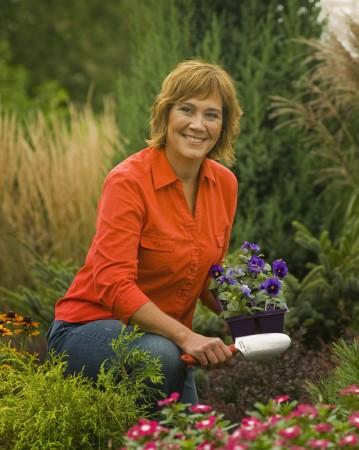 Digging in the Dells - A Gathering for Gardeners: Speakers, Tours & Workshops Keynote - An Evening with Melinda Myers Saturday, 10/7/2017 5:00-6:15 (Reception & Book Signing), 6:30 (Dinner &