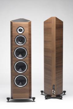 driver. Free compression Woofers: 2 x 180mm driver.