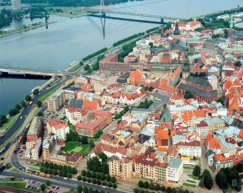 Aerial photo of Riga City Center and the connection to the river.