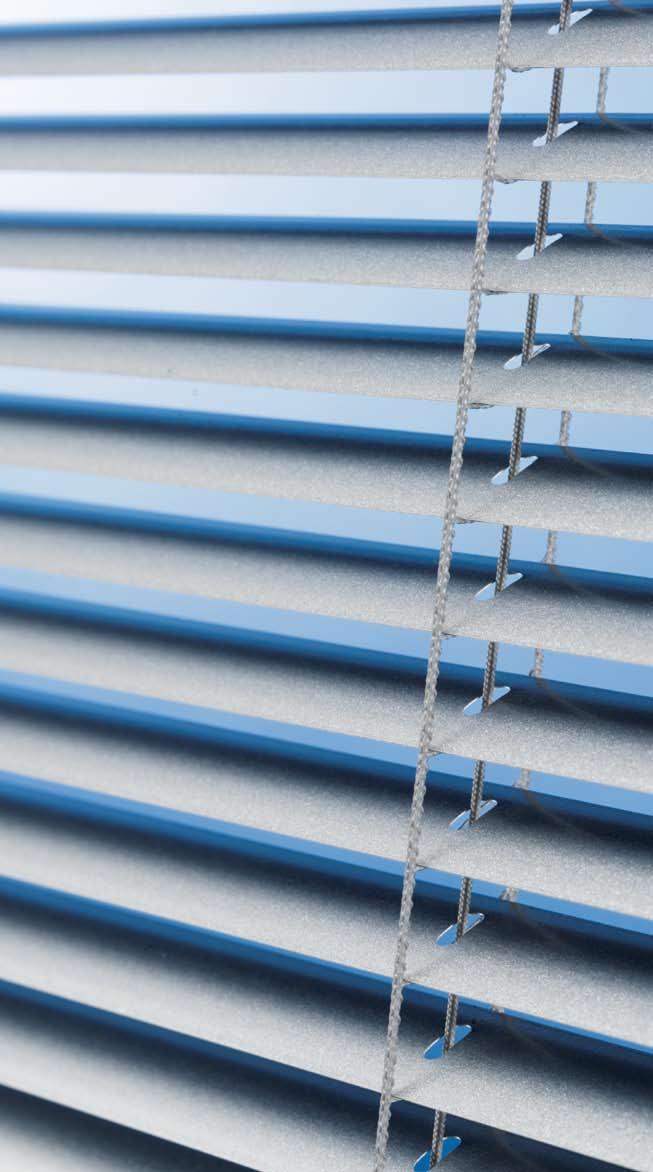 Silent Gliss 8900 Mono controlled, cord operated Venetian blind system with 50mm slats.