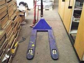 1 x Blue 3 Ton Pallet Jack Condition: Photos 72 Fair & functional Carry bags Finished product Carry bags Recycling
