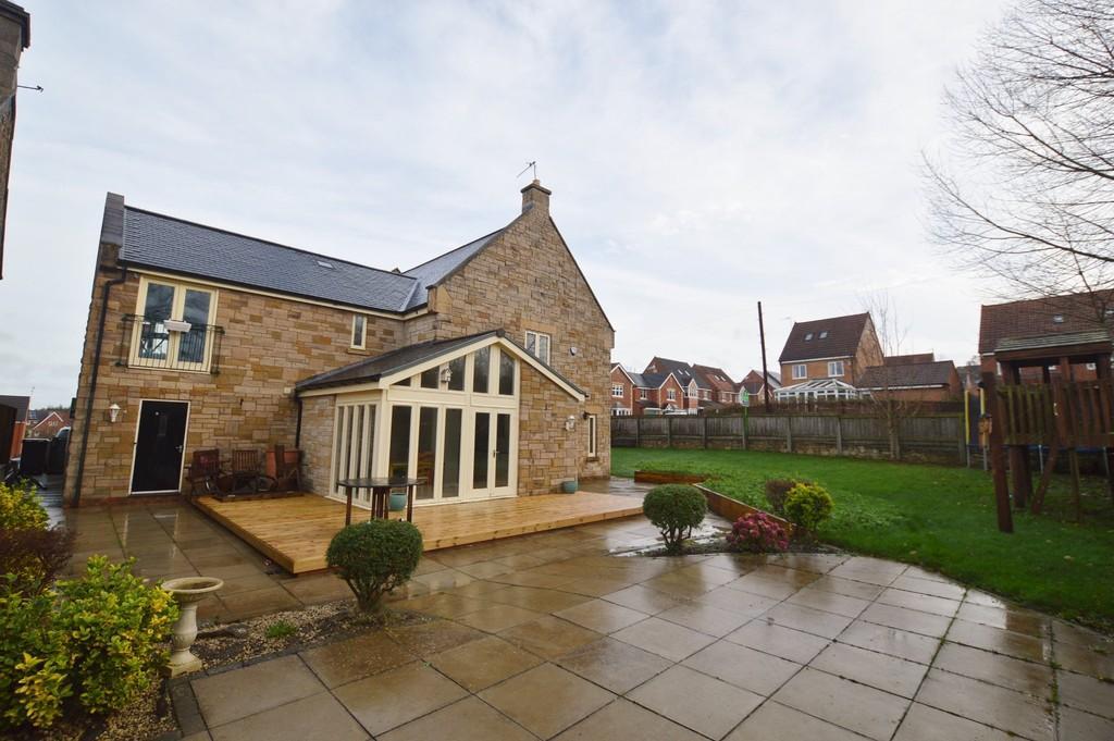 Prudhoe SALE 3 Broomhouse Farm Court, Castlefields, Prudhoe, Northumberland, NE42 5FS Detached family home Six bedrooms Spacious property Cul de sac position Two reception