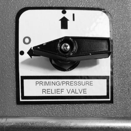 To prime the machine, turn on the pump and turn the valve to open position ( O ) wait a few seconds until the pump changes pitch and place it back to the closed position.
