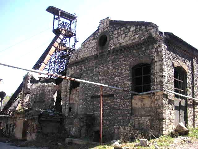 NKOK aangers for the industrial historical patrimony The causes of the main dangers the industrial historical buildings are facing are varied and are linked to the profound economical and social