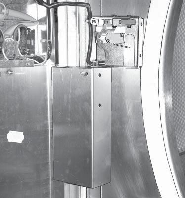 The switches are connected in series, which ensures that the dryer stops automatically if the loading door or the panel is opened during operation.