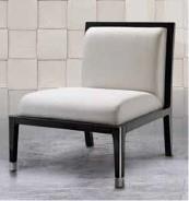 00 1 SIZE 75*77*80 Armchair in leather.