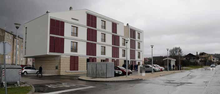 Partner Countries Highlights REPUBLIC OF CROATIA 21 FAMILIES MOVE INTO NEW HOMES IN BENKOVAC, CROATIA On 7 February 2018 in Benkovac, keys were handed over to 21 RHP beneficiary families (75 persons)