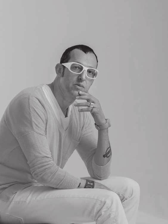 N 2 E W 0 1 D 7 E S I G R N E Karim Rashid Product: Phaze Karim Rashid is one of today s most influential designers with more than 3,000 products in production including 300
