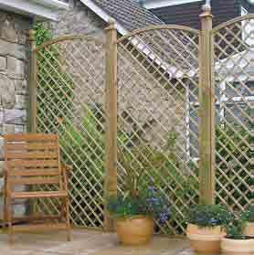 Trellises Take a look at our Trellis, our designs and finishes can t be beaten. As with our fences, the trellis structure is very strong and supports our patented laminated arches.