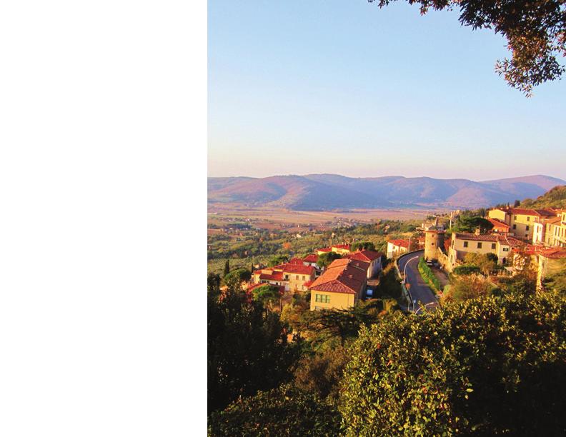 LOCALE Located on the border between Tuscany and Umbria, on a hill at approximately 600 meters above sea level, Cortona is easy to reach both by train and by car.