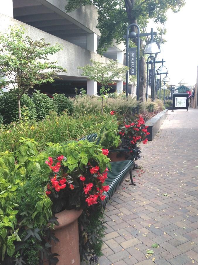 50TH AND FRANCE DISTRICT STREETSCAPE IMPROVEMENTS Edina, MN Project Value: $1,120,000 Location: 50th & France District, Edina, MN Owner: City of Edina Project Engineer: Kimley-Horn and Associates