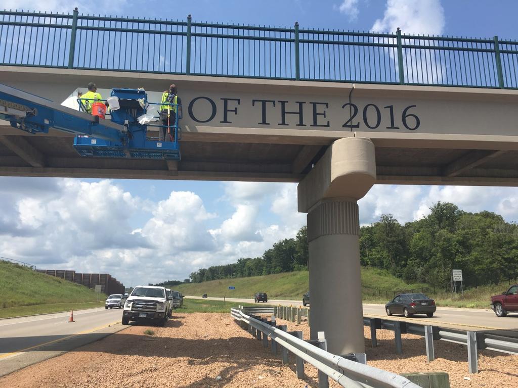 2016 RYDER CUP BRIDGE SIGNAGE Chaska, MN Image courtesy of Craig Swalboski, Post-Bulletin Project Value: $79,000 Location: Pedestrian Bridge over TH 212, Chaska, MN Owner: City of Chaska Project