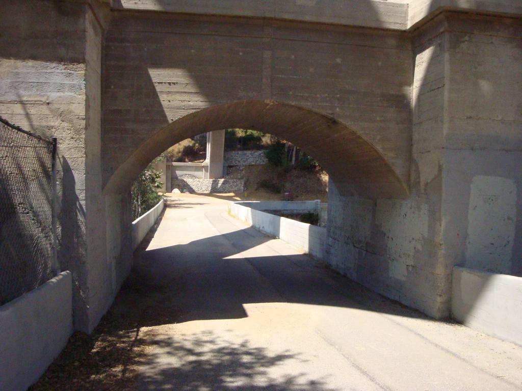 Arroyo Projects Lower Arroyo - Implement Master Plan - Trail Access at Parker-Mayberry Bridge 2 Lower Arroyo - Implement Master Plan - Trail Access at Parker-Mayberry Bridge 362,5 362,5 362,5 362,5