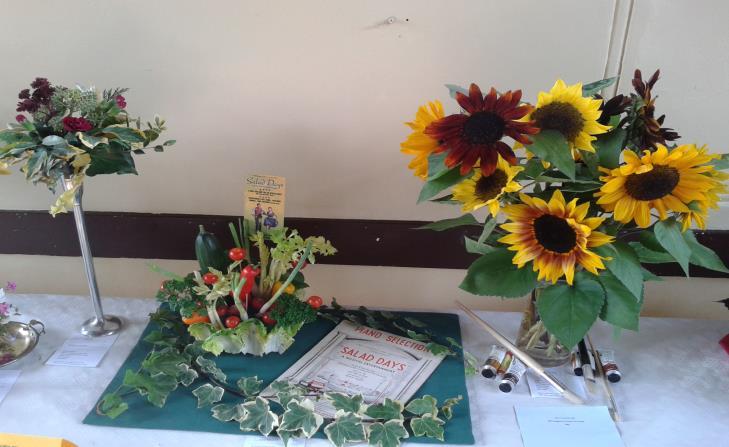 CASTOR, AILSWORTH & DISTRICT GARDENERS SOCIETY SHOW Saturday 19th August 2017 The Village Hall, Castor CREAM TEAS & PROSECCO WILL BE AVAILABLE AT THE SHOW Some of the flower arrangements from a