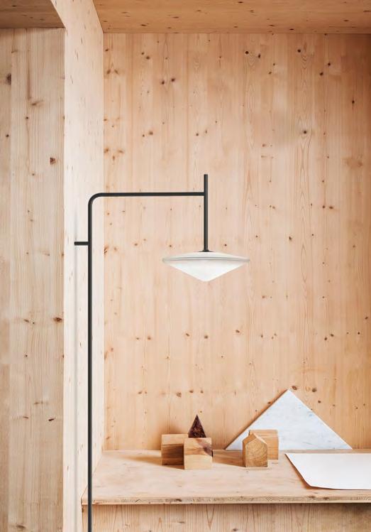 A UNIVERSAL LIGHT SYSTEM IN THREE PARTS A Lievore Altherr design The designers of TEMPO were inspired by the