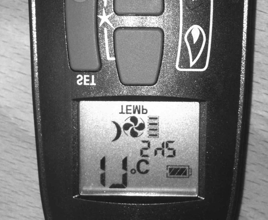 5.3.2 Operation of the Fire in TEMPERATURE mode 5.3.2.1 In order to change the mode of operation from MANUAL to TEMPERATURE, press the SET button, the fire will then change to either DAY TEMP (figure 4) mode or NIGHT TEMP mode (figure 5).