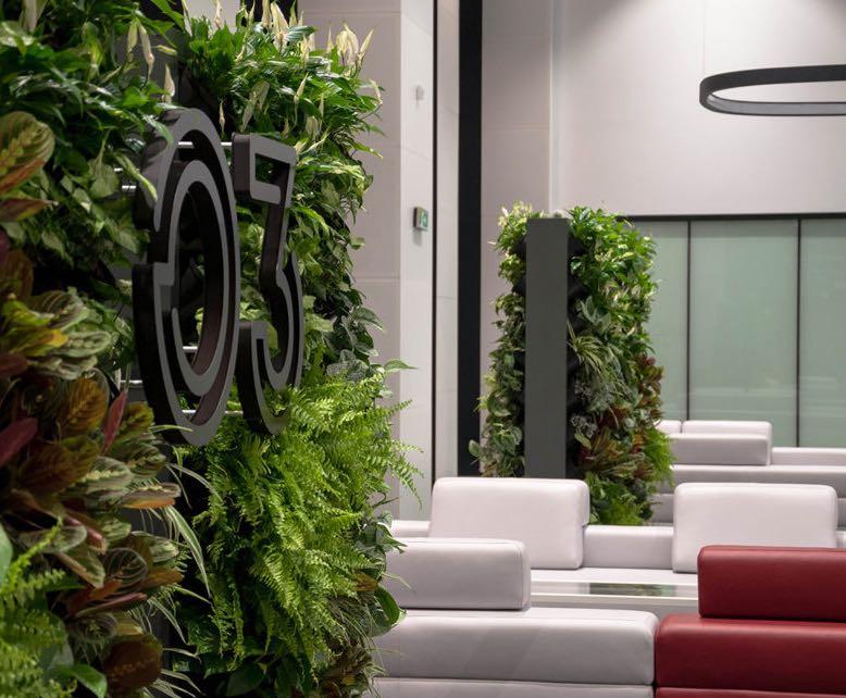 MOBILE ALUGREEN MADE FOR EFFICIENCY Mobile Alugreen is specially prepared Pixel Garden green walls that are designed to be moveable, supported by aluminium wall perfect for company events and fairs.