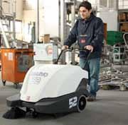 PERFECT ARMONY BETWEEN PERFORMANCE AND DESIGN The new sweeper 52Wave is a sort of little jewel casket in which designers have introduced all of the