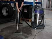 Dulevo Dulevac vacuum cleaners are ideal for cleaning environments such as car washes, bakeries, cement works, mechanical workshops, hotels, restaurants, offices and anywhere where effective, safe
