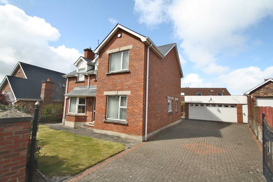 ADDITIONAL KEY FEATURES 3 Receptions Ideal Family Home Open Plan Kitchen/Dining Beam Vacuum System Well Presented Throughout Close to all Local Amenities Rates approx 1550 per annum An excellent