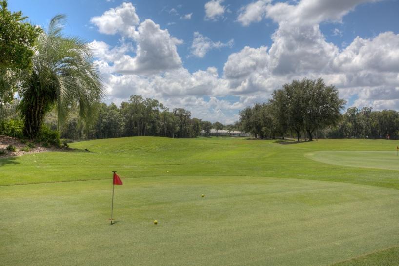 CRESCENT OAKS COUNTRY CLUB Crescent Oaks Country Club is a semi-private