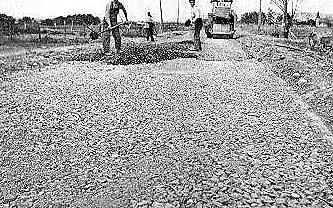 Stone size was an important element of Macadam road.