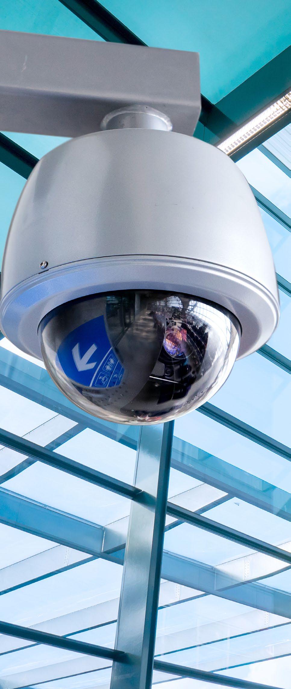 What are the advantages of a CCTV system?