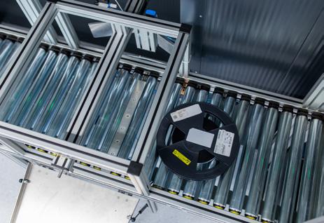 Our system allows for maximum flexibility in your component logistics, as each batch is automatically transferred by roller and belt conveyors, lifts or autonomous transport systems to the best
