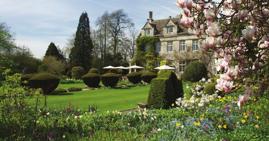 WELCOME TO BARNSLEY HOUSE Your private 18 room rural retreat in The Cotswolds graced by Rosemary Verey s world-famous gardens.