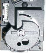 With the MANUAL knob in MAN position a manual pilot valve operator and piezo igniter are accessible.