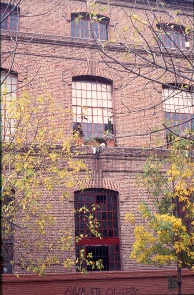Figure 2. Lofts de Darwin, formerly the Casa Dall Acqua textile factory (Photo: ) The second situation mentioned, that of the academic architectural heritage, can be exemplified by several show cases.