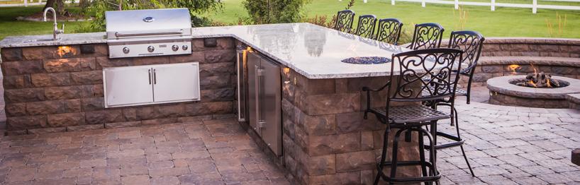 DON T FORGET BASIC APPLIANCES AND FIXTURES Your outdoor kitchen can rival the one in your home for a real chef experience. Or, it can be more for looks and entertainment.