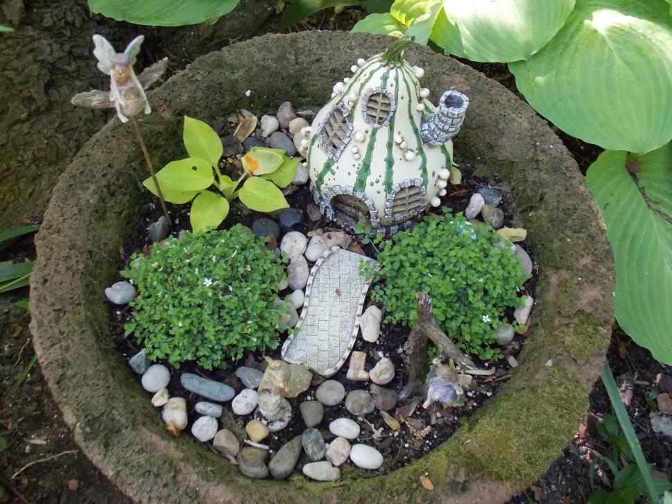 Theresa DeVries, of Stone Soul Garden, who gave us the program in April, will conduct the workshop. The club will provide the ingredients for the hypertufa trough.