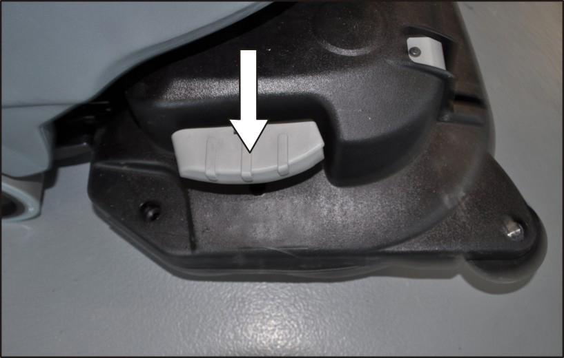 Replace or turn vacuum lips 1 Wear indicator 2 Vacuum lip The vacuum lips must be replaced or reversed if they are worn down to the wear indicator. Remove the vacuum bar. Unscrew the star grips.
