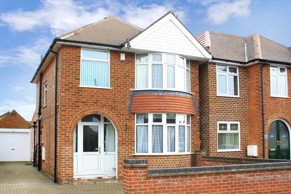 ST AUSTELL DRIVE, WILFORD,NOTTINGHAM, 229,500 FREEHOLD Extended, three bedroomed, double height bay fronted