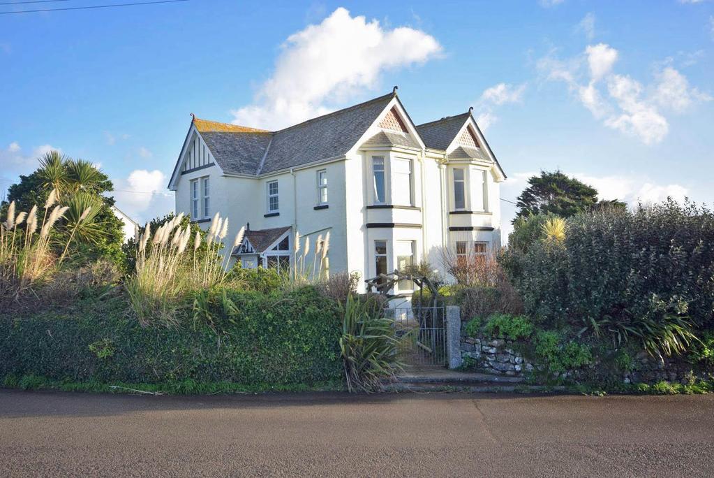 Offers in excess of 475,000 South Parc, The Lizard, Helston, Cornwall FREEHOLD To close an estate.