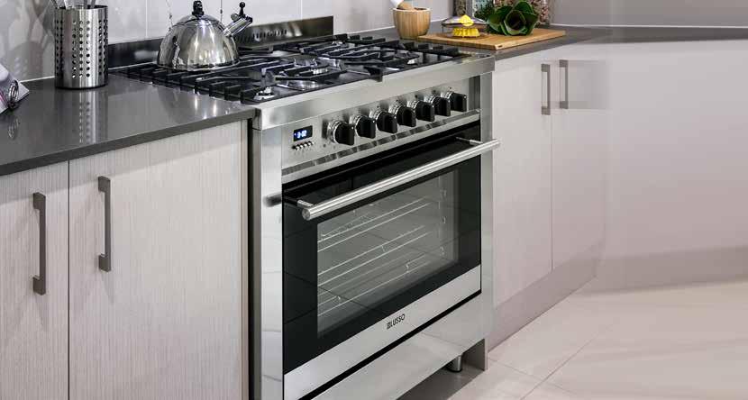 900 (H) POWER SOURCE Cooktop - Natural gas Oven - Electric 2 x wire racks 1 x baking tray 1 x grill insert OPTIONS LPG converter Stainless steel kickboard SHELVES 4 positions WARRANTY 3 years OVEN