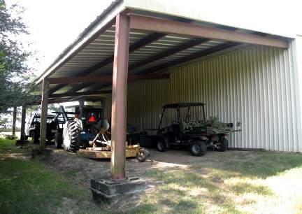 11182 FM 1094 ~ Sealy, Texas The 30 x60 insulated metal barn/shed has two