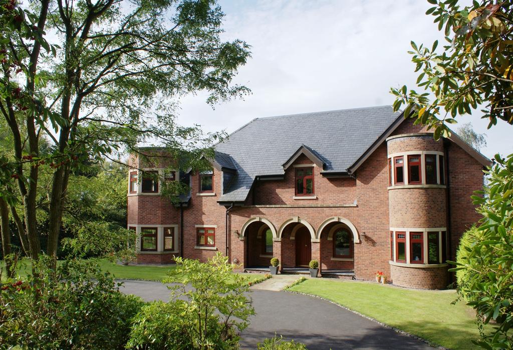 Howarth Gate, Congleton Road, Alderley Edge, SK9 7AD An Imposing family home set