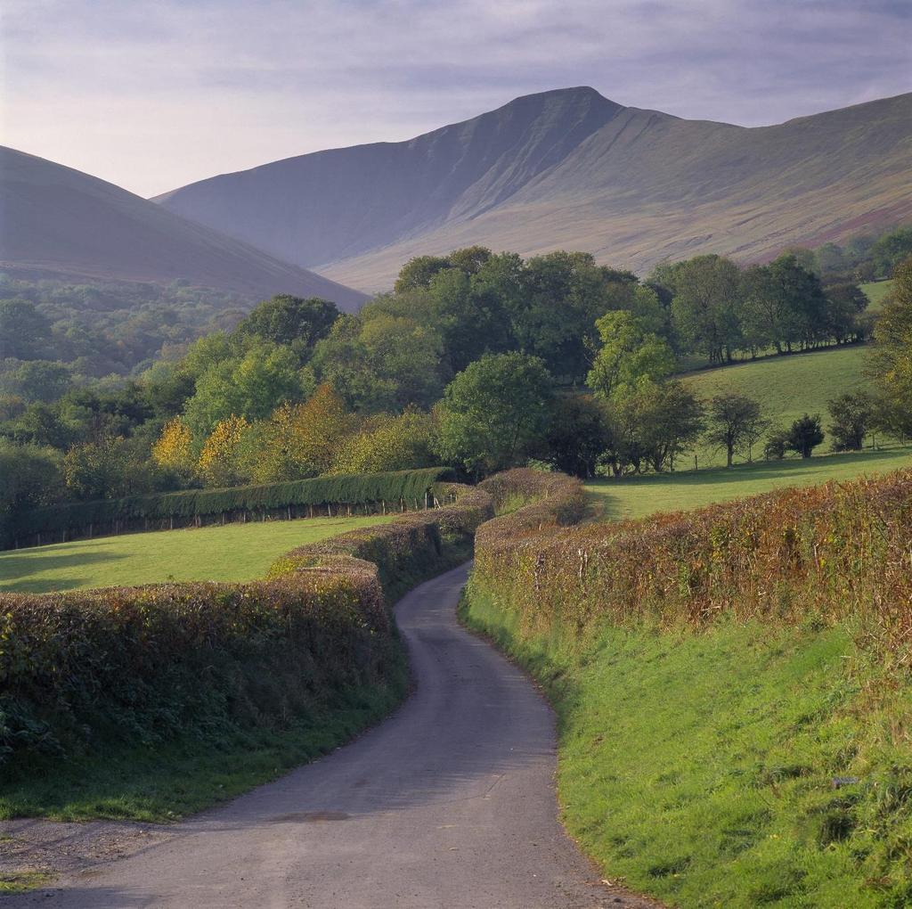 England and Wales 7 nights Linking England with Wales: a tour with