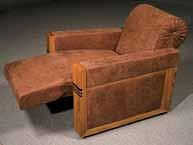 The armrest of the DITO club features solid Afromosia wood combined with ebony wood