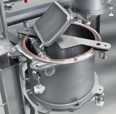 step. This prevents the product from penetrating into the gap between static and rotating part of the sealing. The compressed air flow is controlled by a flow meter and can be monitored.
